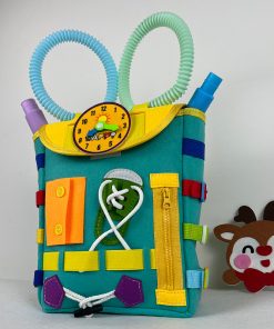 Alternative view of Plecak manipulacyjny z klamrami – tablica sensoryczna Montessori