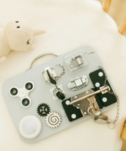 Alternative view of Drewniana tablica manipulacyjna Montessori – sosnowa